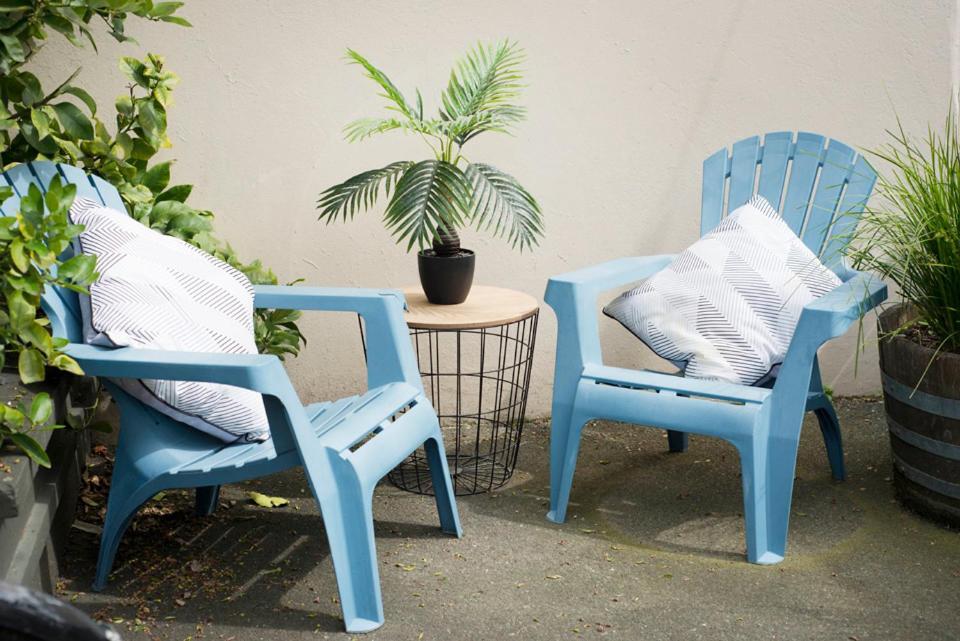 Bridge Backpackers Hostel Nelson Exterior foto Adirondack chair